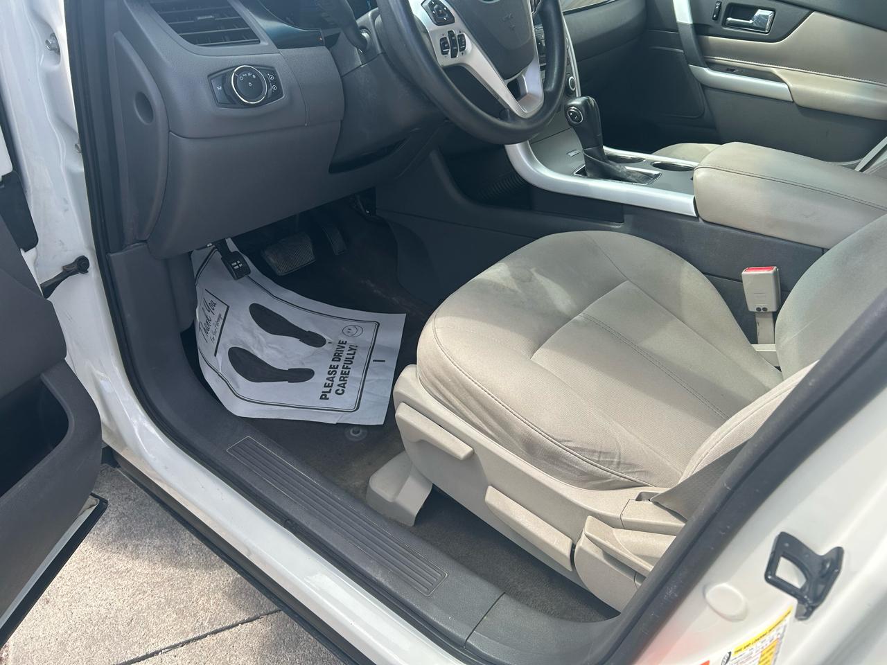 Ford Edge SE FWD 2012