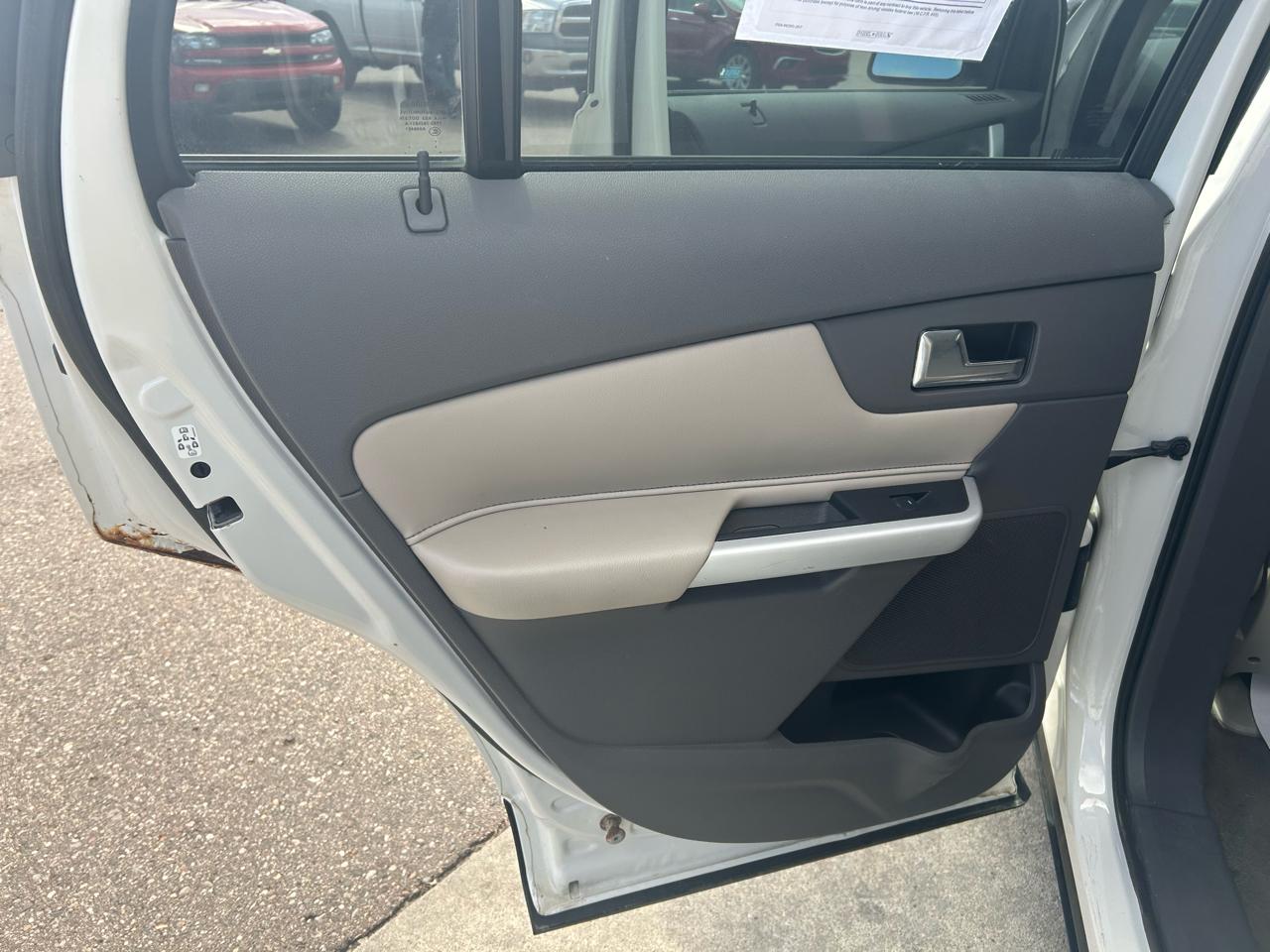Ford Edge SE FWD 2012