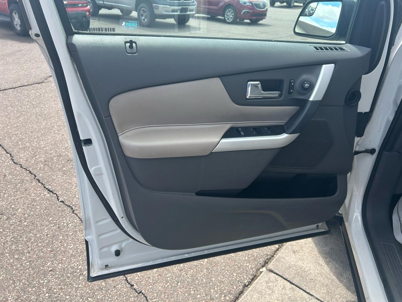 Ford Edge SE FWD 2012