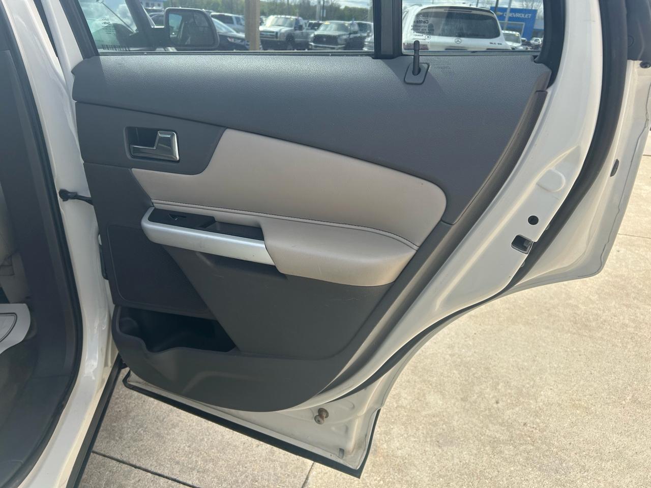Ford Edge SE FWD 2012