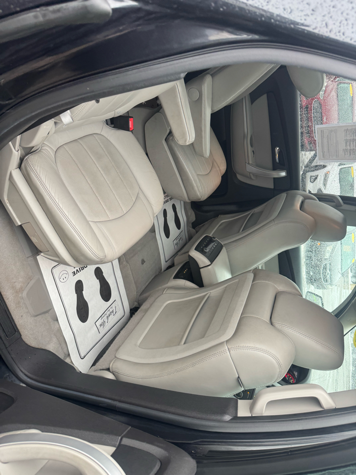 GMC Acadia SLT-2 FWD 2011