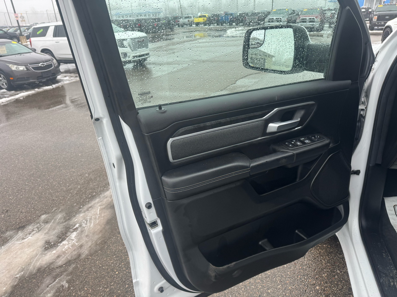 RAM 1500 Big Horn Crew Cab SWB 4WD 2020