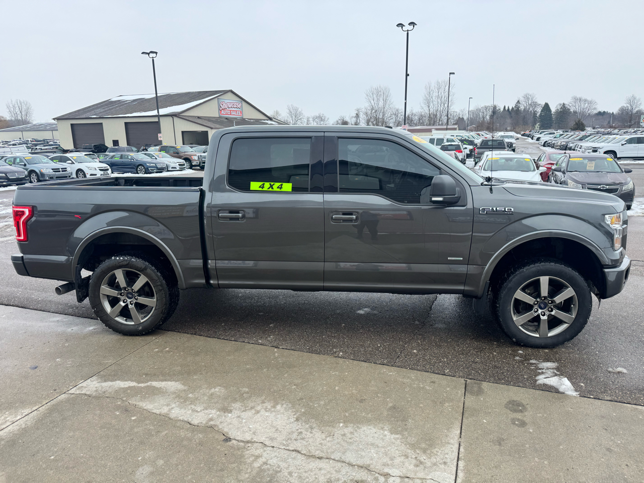 Ford F-150 4WD SuperCrew 145" XLT 2017