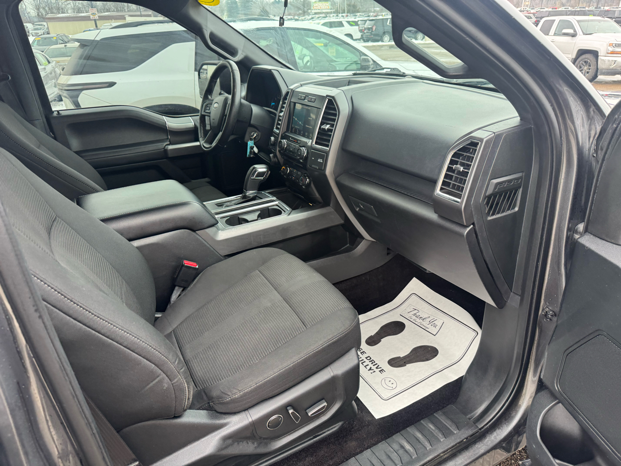 Ford F-150 4WD SuperCrew 145" XLT 2017