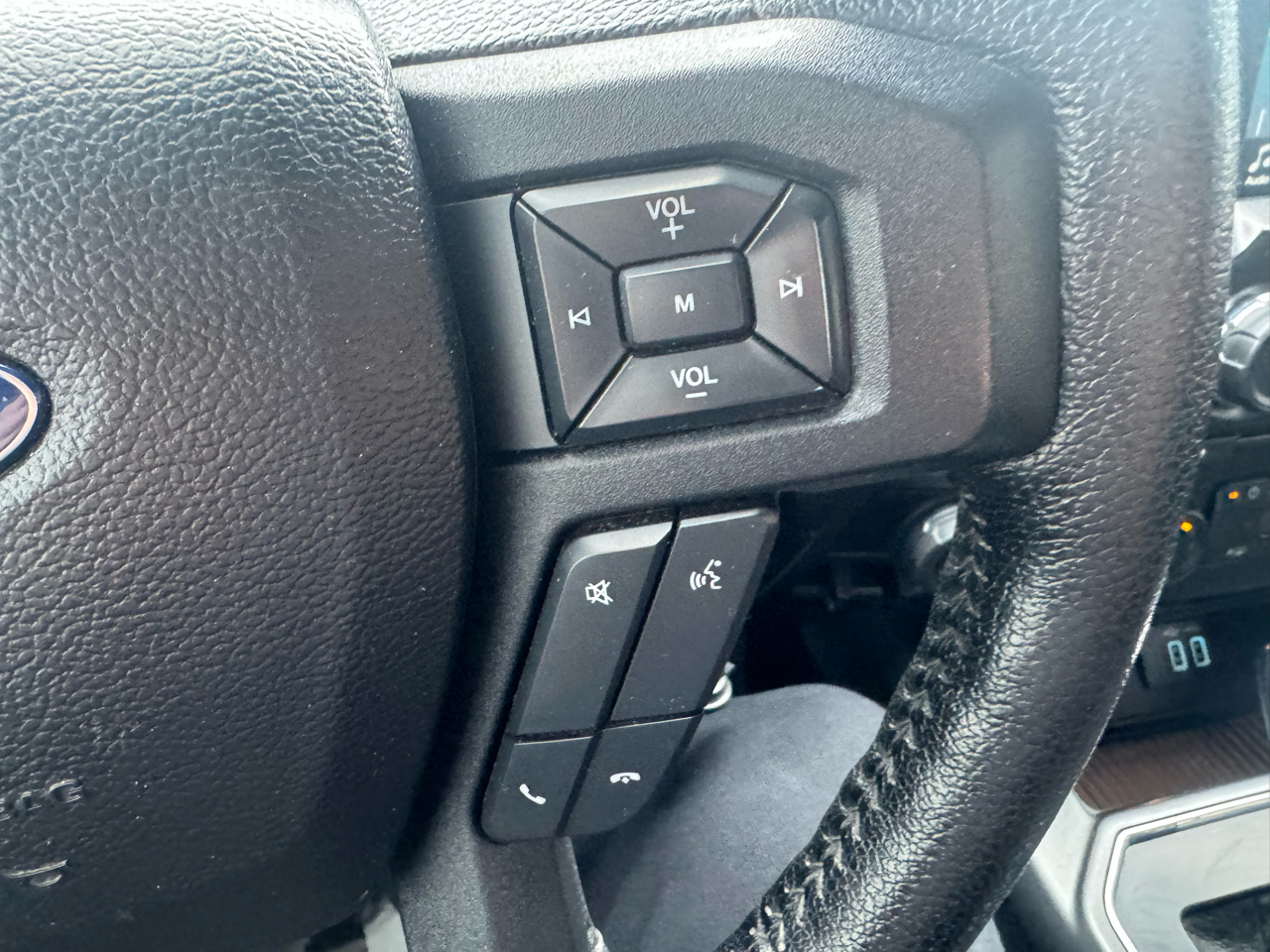 Ford F-150 4WD SuperCrew 145" XLT 2017