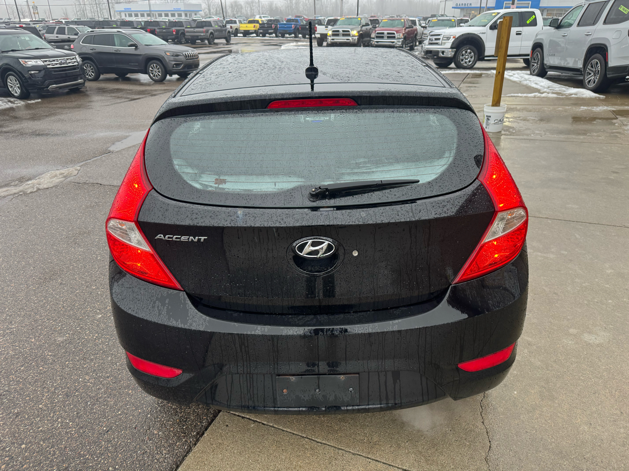Hyundai Accent GS 5-Door 2012