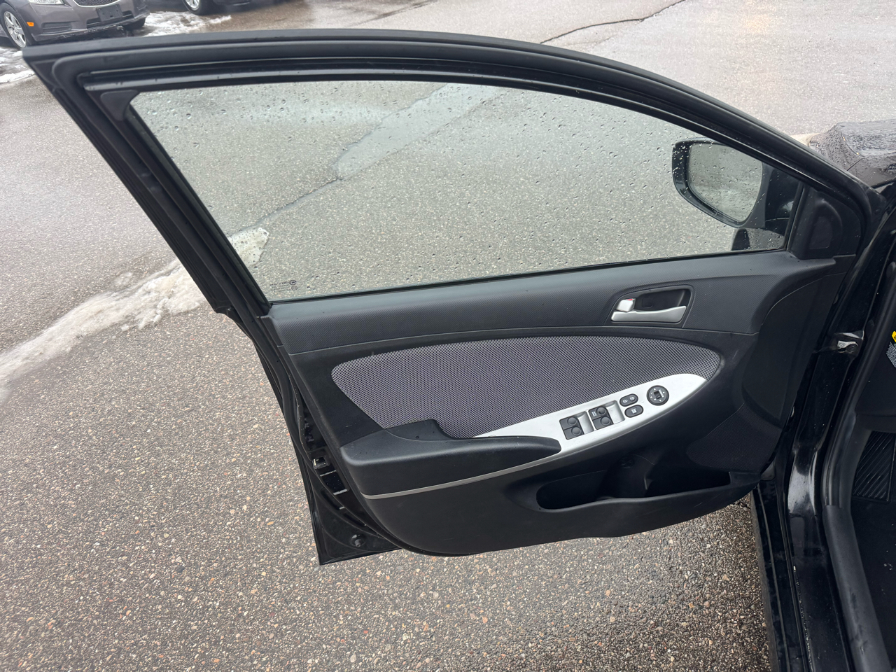 Hyundai Accent GS 5-Door 2012