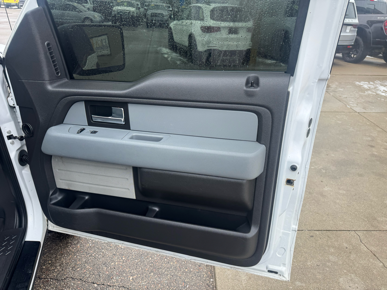 Ford F-150 4WD SuperCrew 145" XL 2014