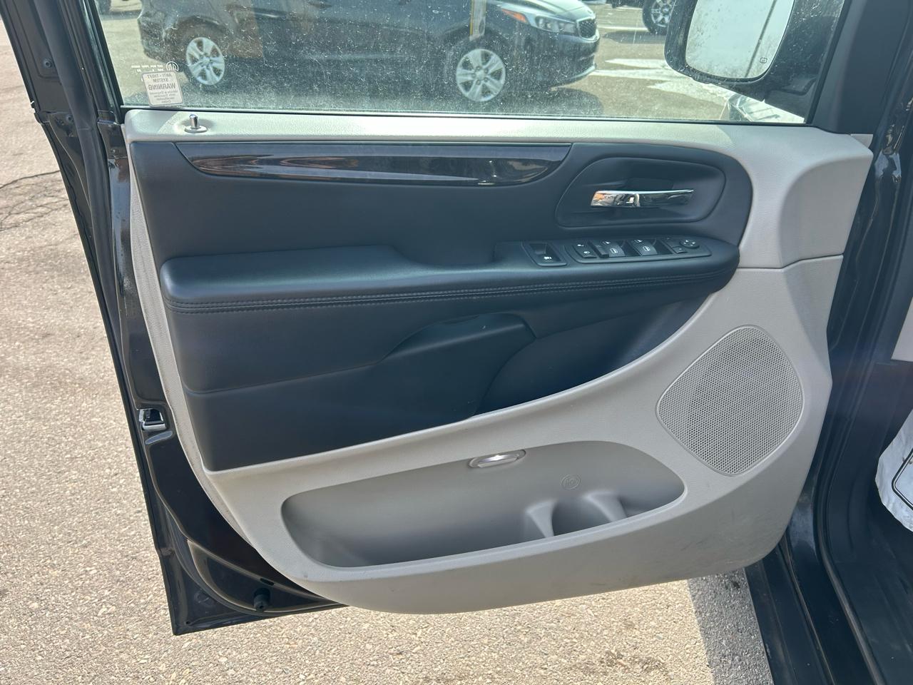 Dodge Grand Caravan SXT 2013