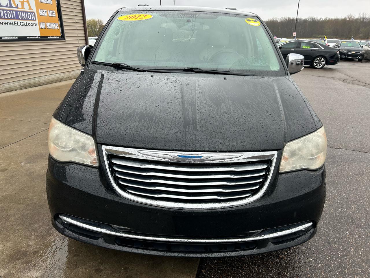 Chrysler Town & Country Touring-L 2012