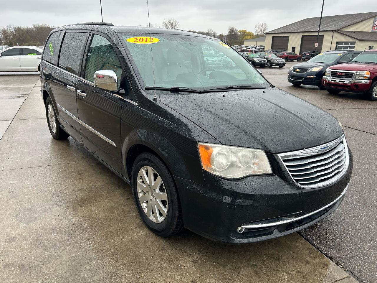 Chrysler Town & Country Touring-L 2012