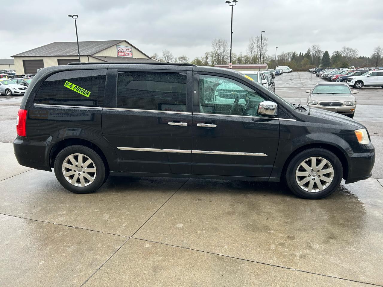 Chrysler Town & Country Touring-L 2012