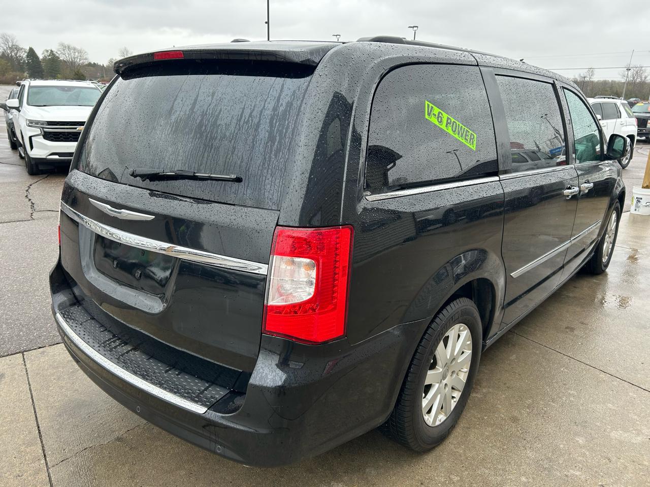 Chrysler Town & Country Touring-L 2012