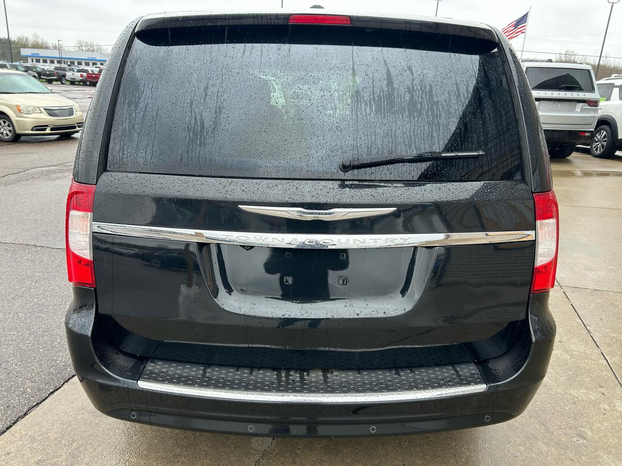 Chrysler Town & Country Touring-L 2012