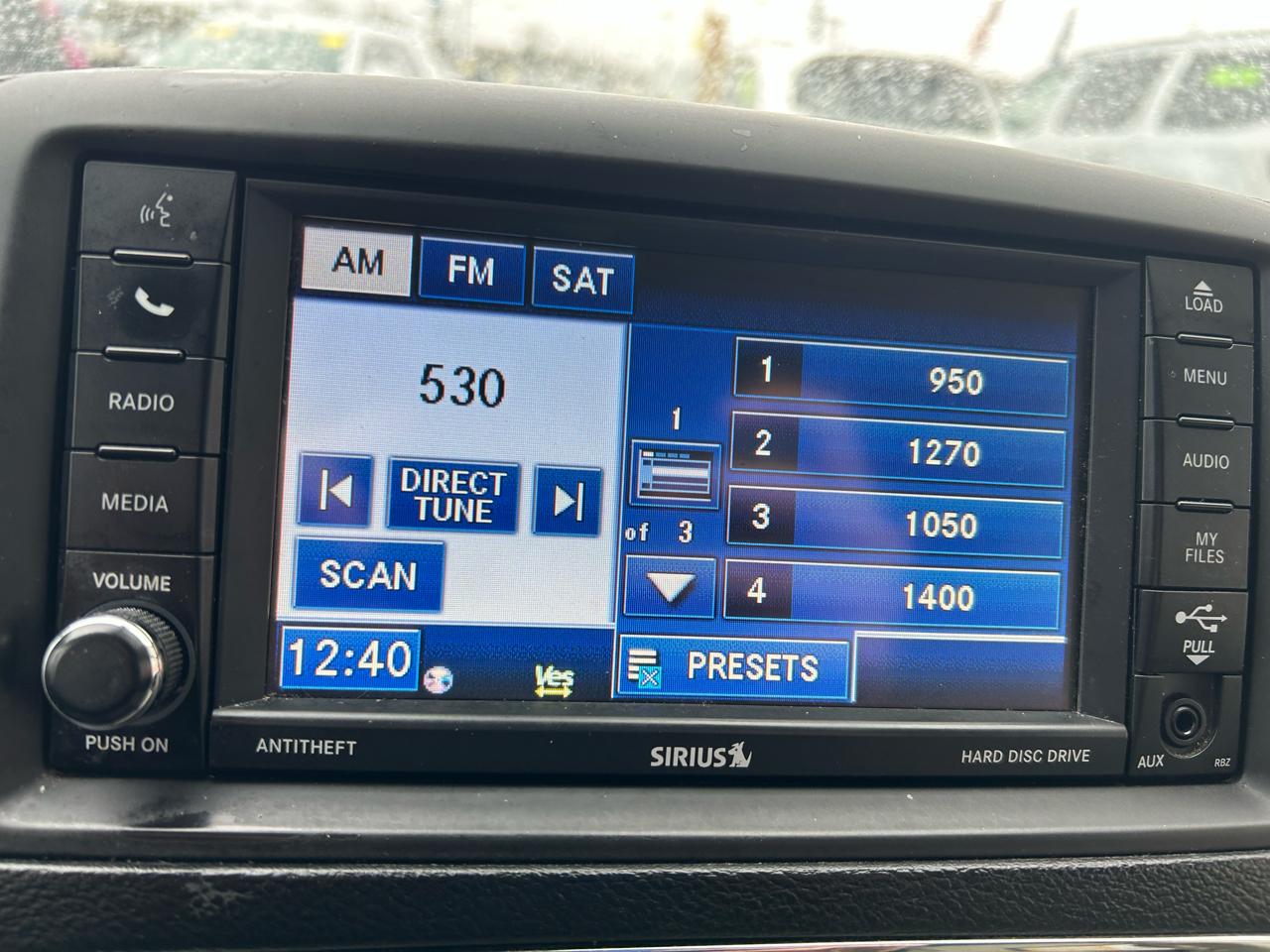 Chrysler Town & Country Touring-L 2012