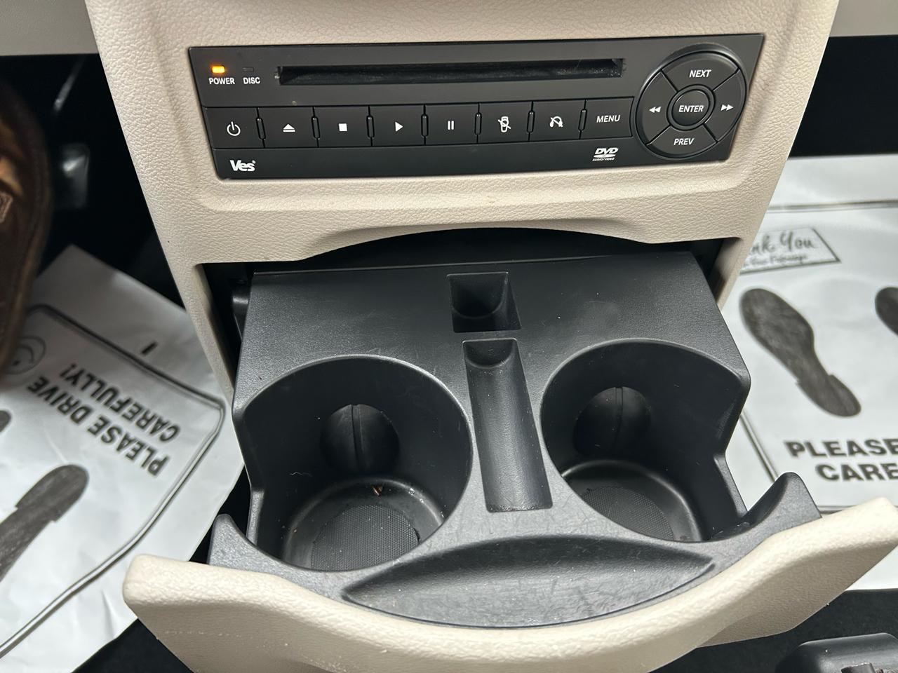 Chrysler Town & Country Touring-L 2012