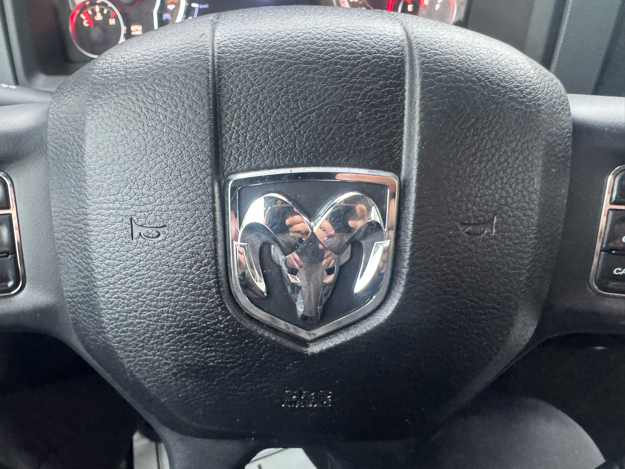 RAM 1500 SLT Crew Cab SWB 4WD 2017