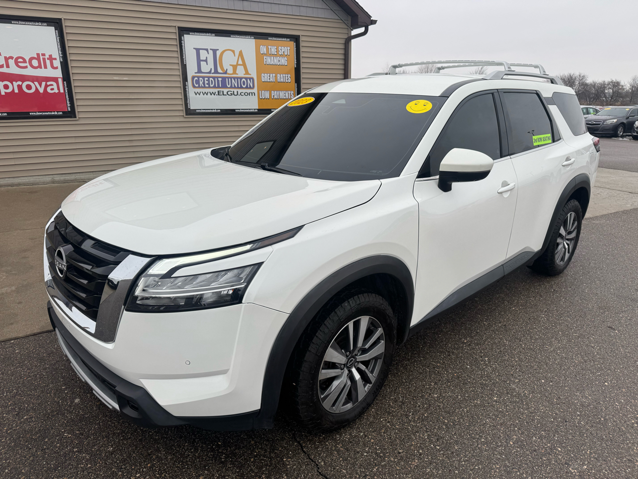 2023 Nissan Pathfinder SL 4WD