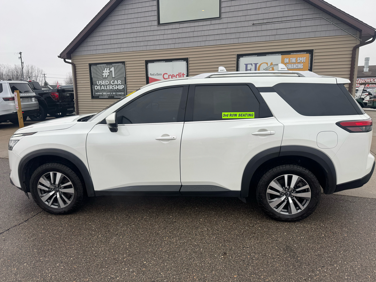 Nissan Pathfinder SL 4WD 2023