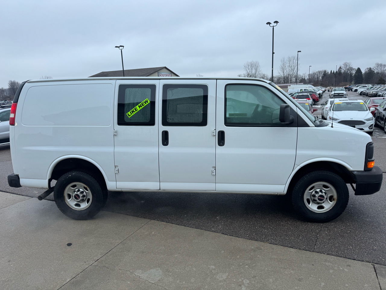 GMC Savana G2500 Cargo 2016