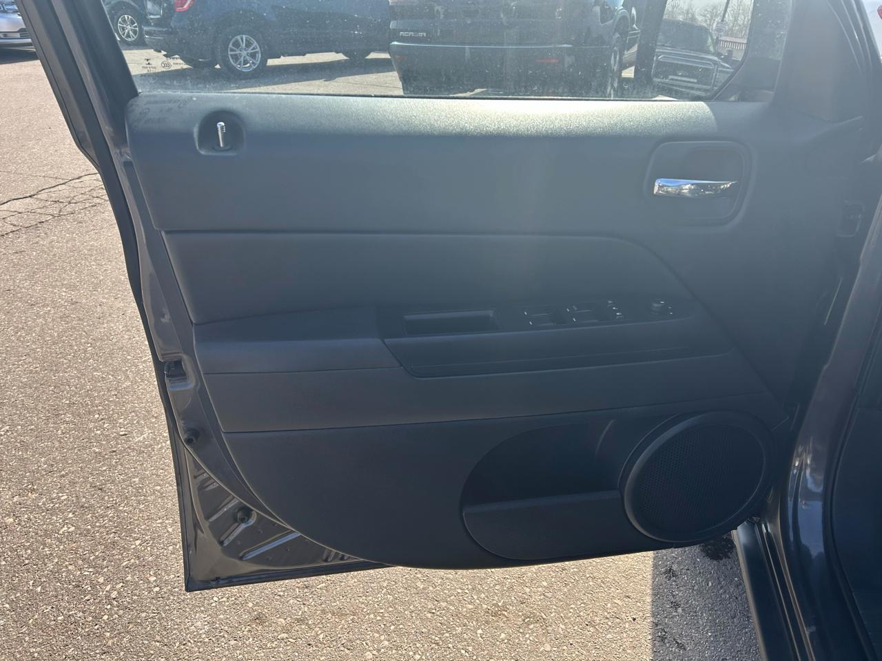 Jeep Patriot Latitude 2WD 2016