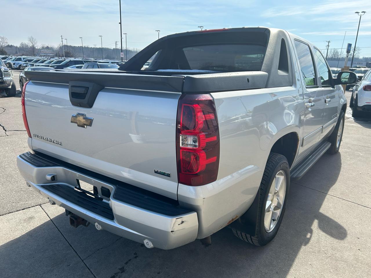 Chevrolet Avalanche LT 4WD 2010