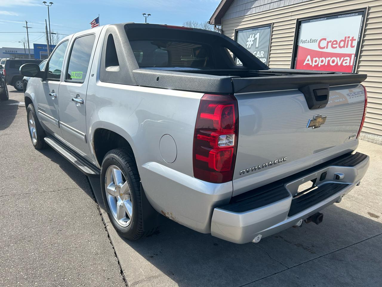 Chevrolet Avalanche LT 4WD 2010