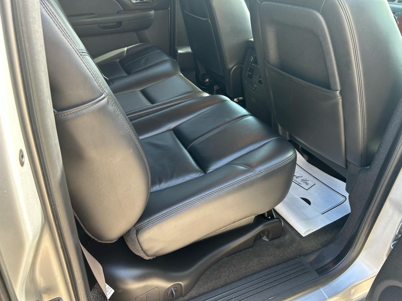 Chevrolet Avalanche LT 4WD 2010