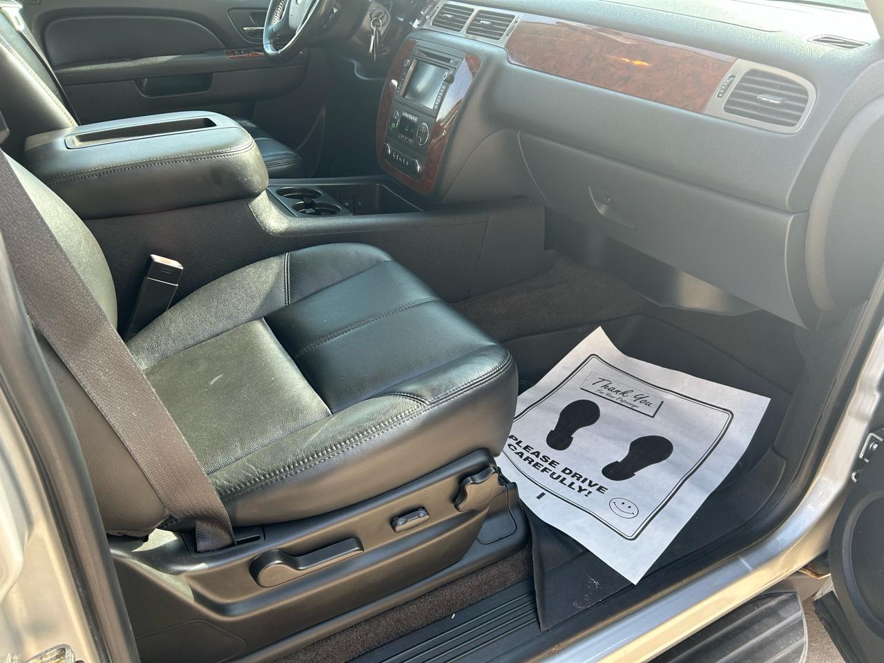 Chevrolet Avalanche LT 4WD 2010