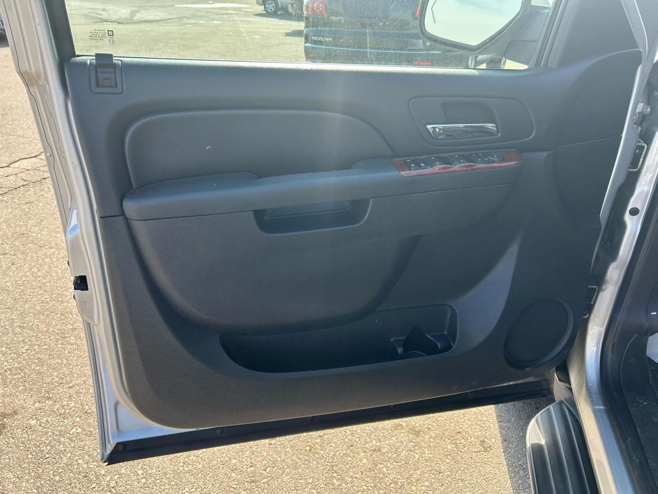 Chevrolet Avalanche LT 4WD 2010