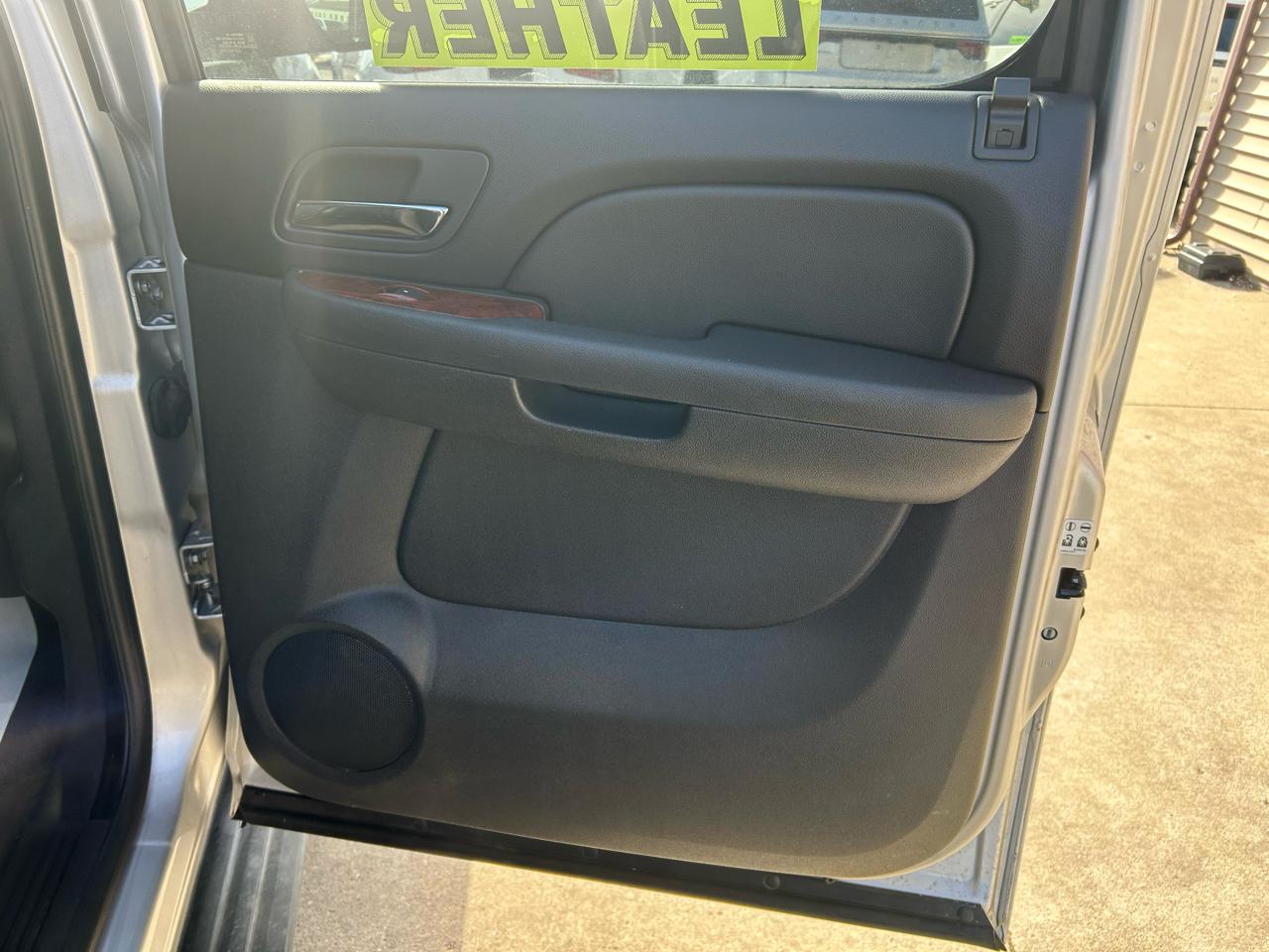 Chevrolet Avalanche LT 4WD 2010