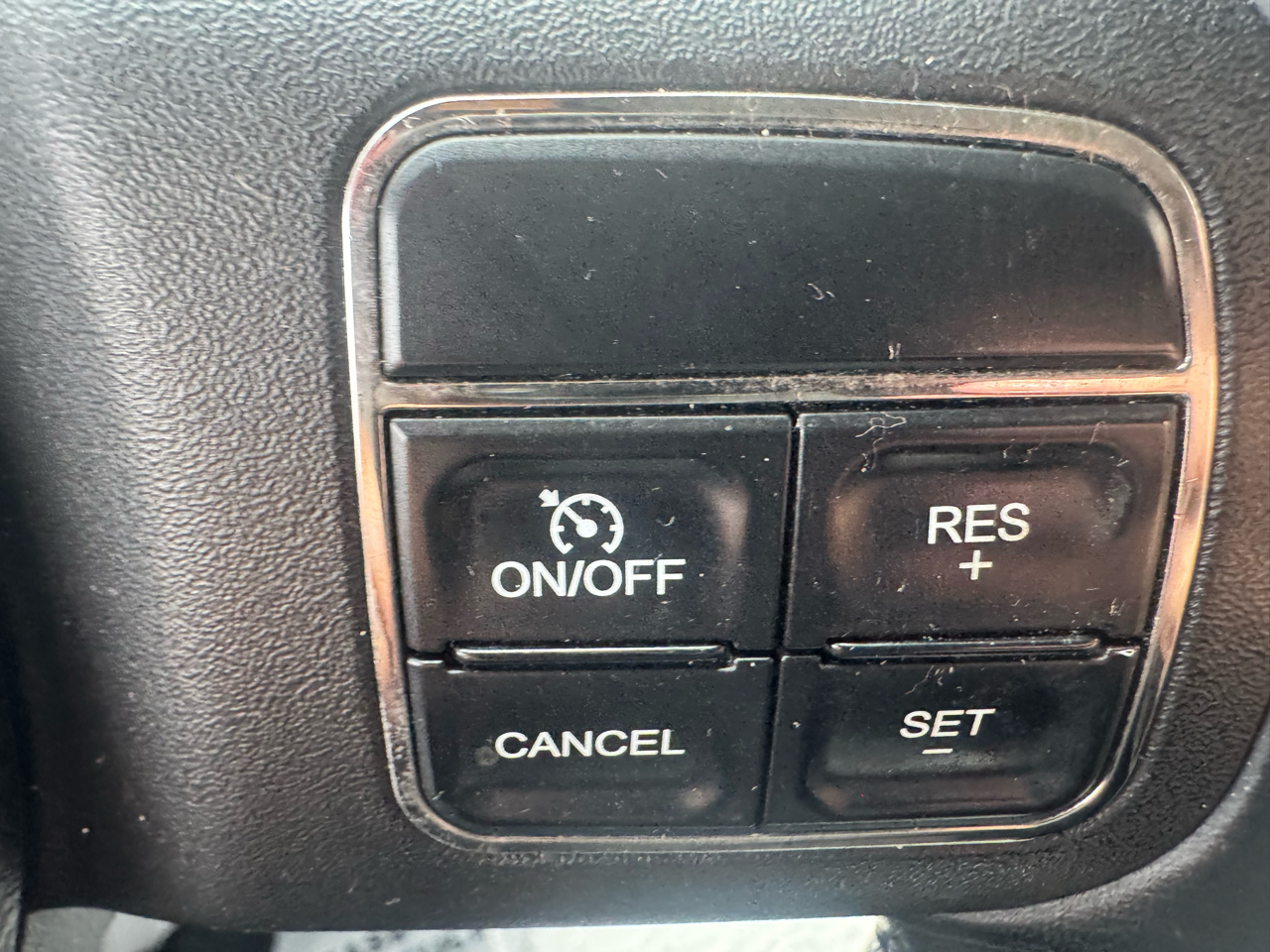 Jeep Grand Cherokee Laredo 4WD 2011