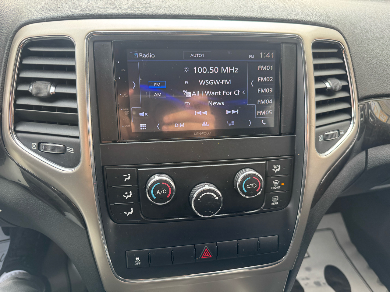 Jeep Grand Cherokee Laredo 4WD 2011