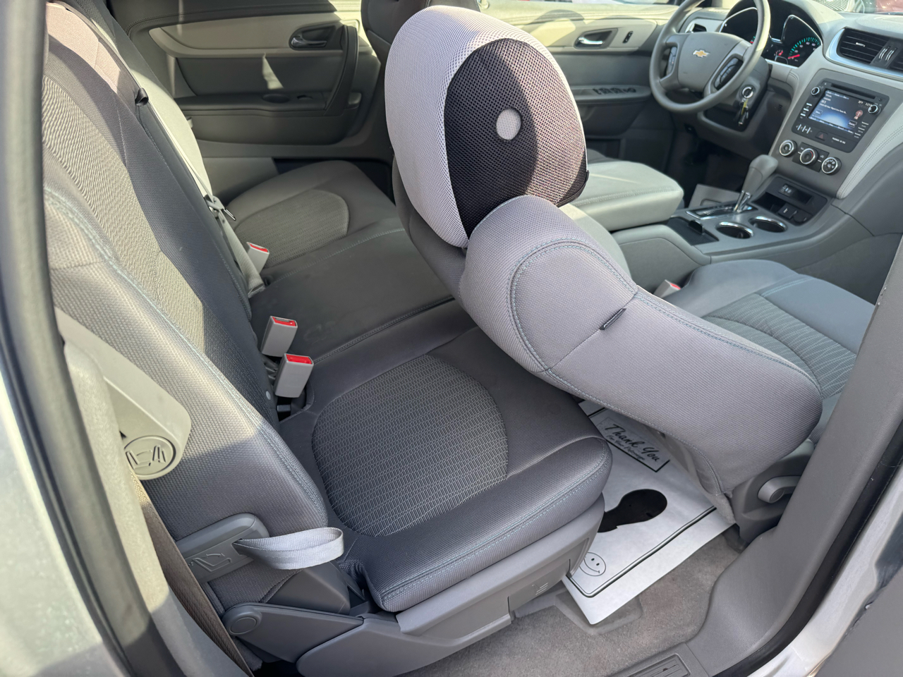 Chevrolet Traverse LS FWD w/PDC 2015