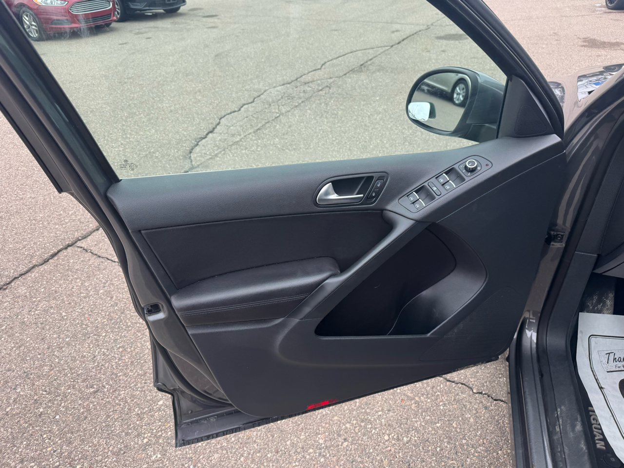 Volkswagen Tiguan S 2012