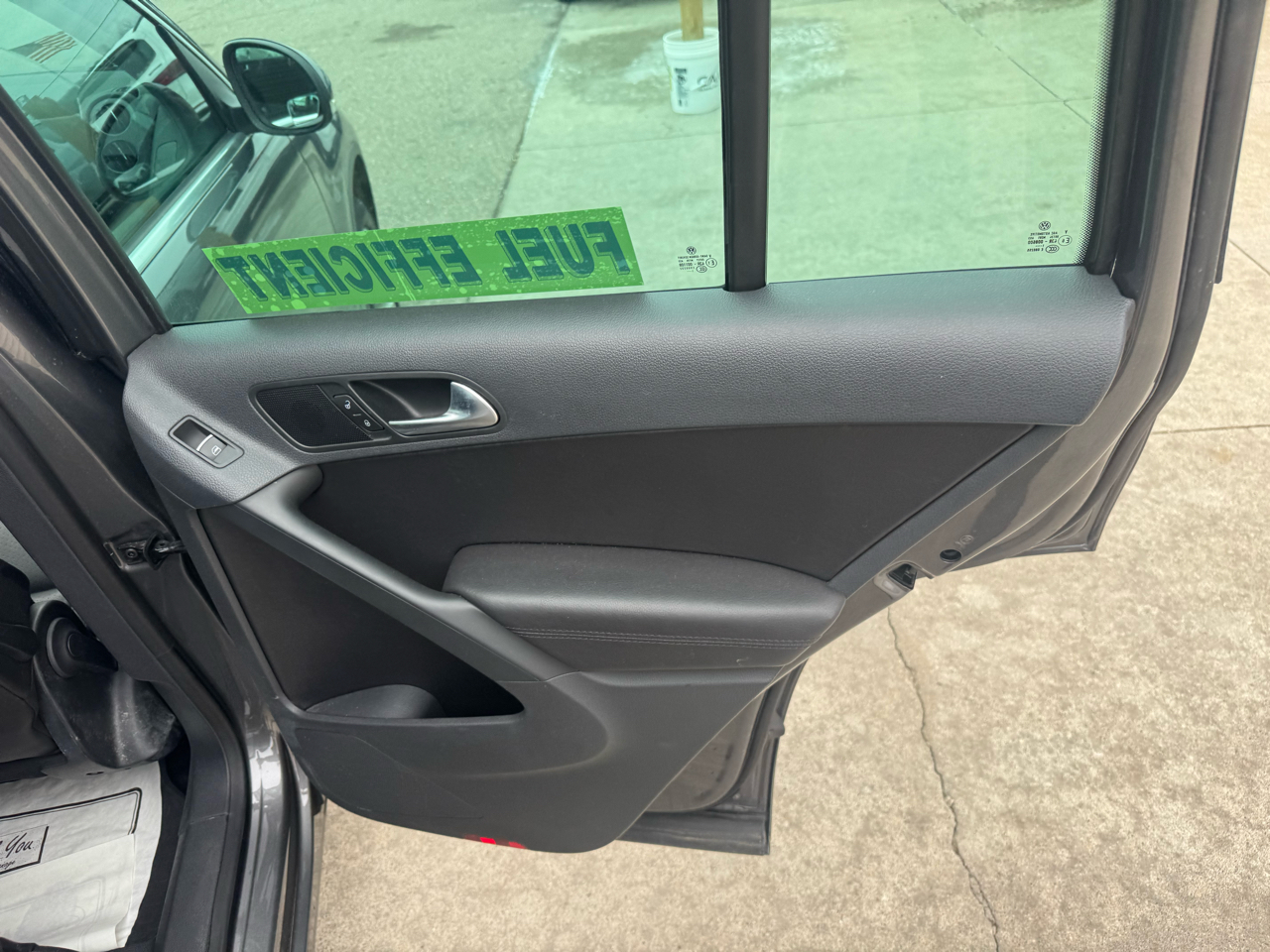 Volkswagen Tiguan S 2012