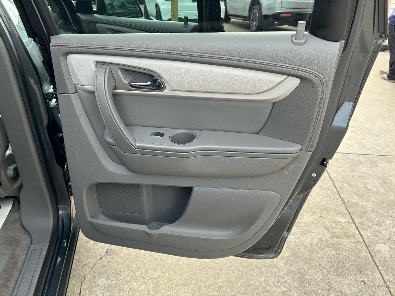 Chevrolet Traverse LS FWD w/PDC 2014