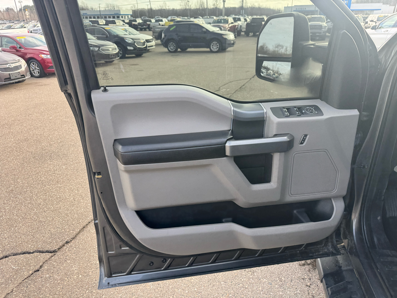 Ford F-150 Lariat SuperCrew 5.5-ft. Bed 4WD 2016