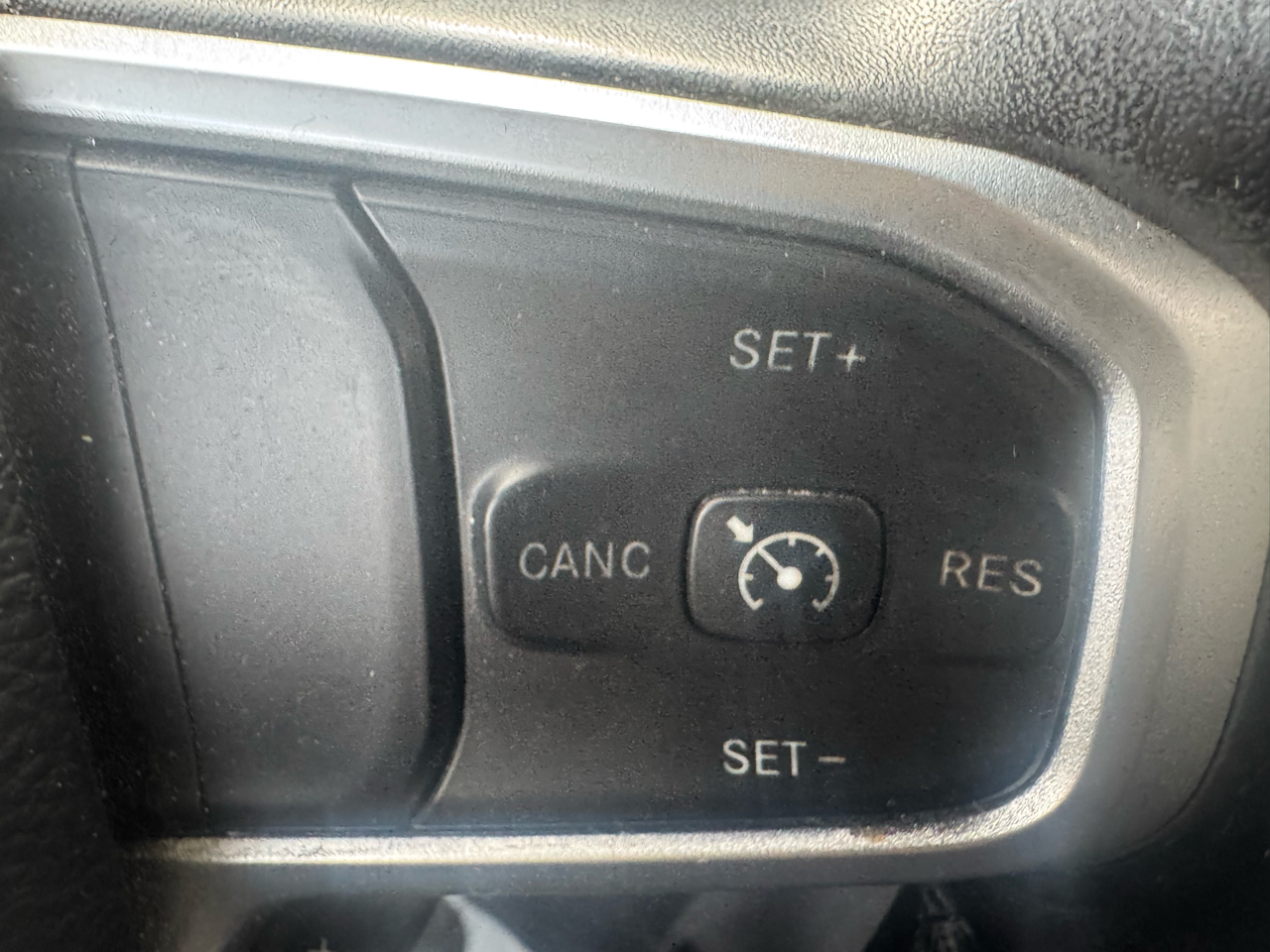 RAM 1500 Big Horn Crew Cab SWB 4WD 2019