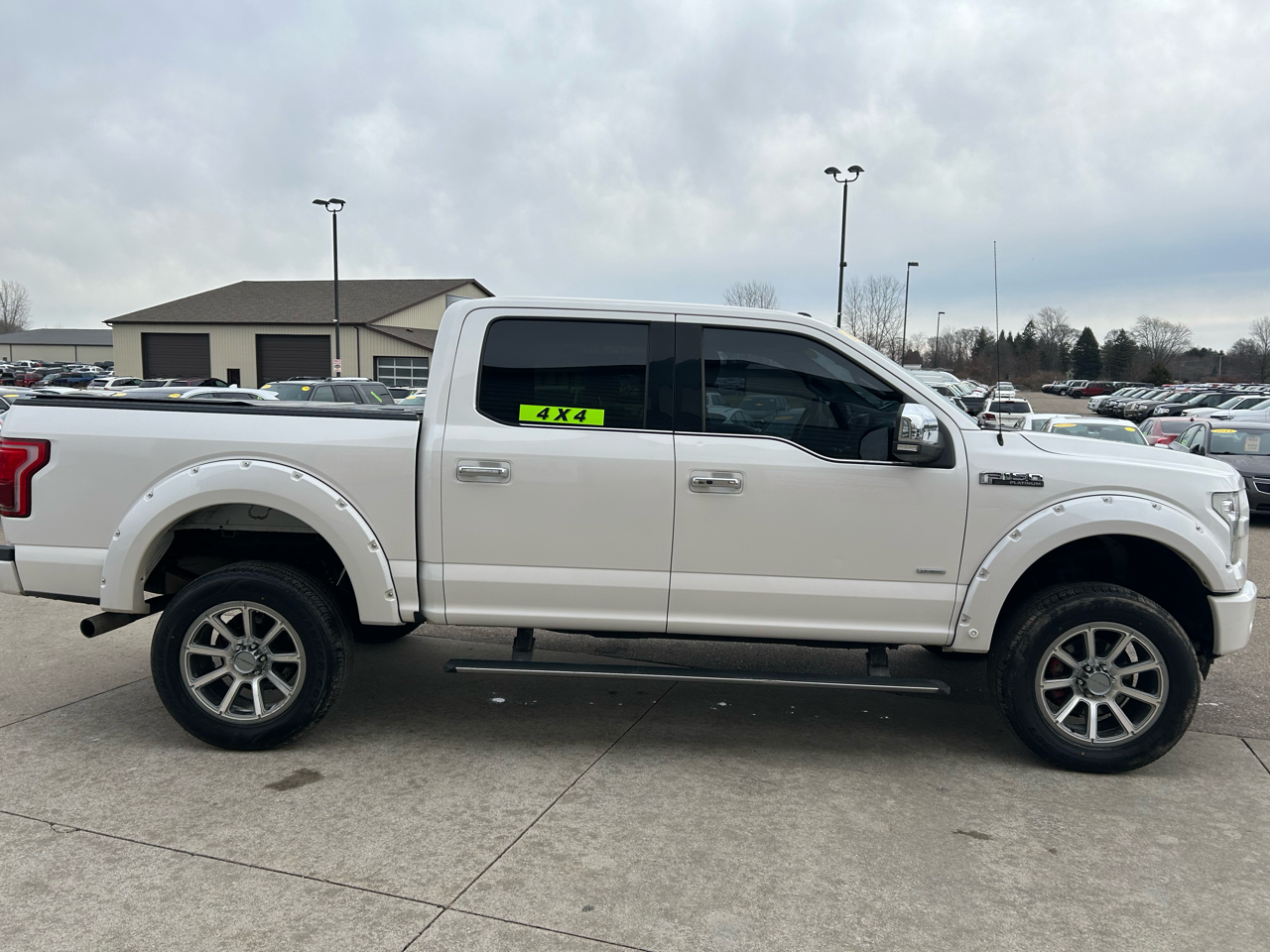Ford F-150 XL SuperCrew 5.5-ft. Bed 4WD 2015