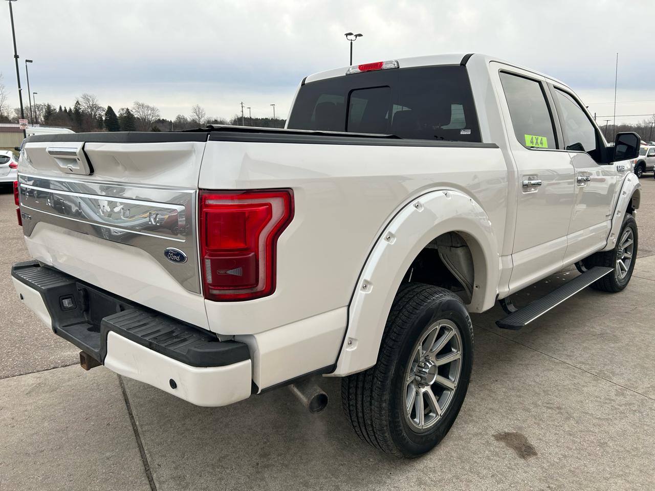 Ford F-150 XL SuperCrew 5.5-ft. Bed 4WD 2015