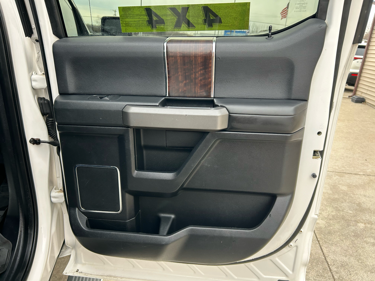 Ford F-150 XL SuperCrew 5.5-ft. Bed 4WD 2015