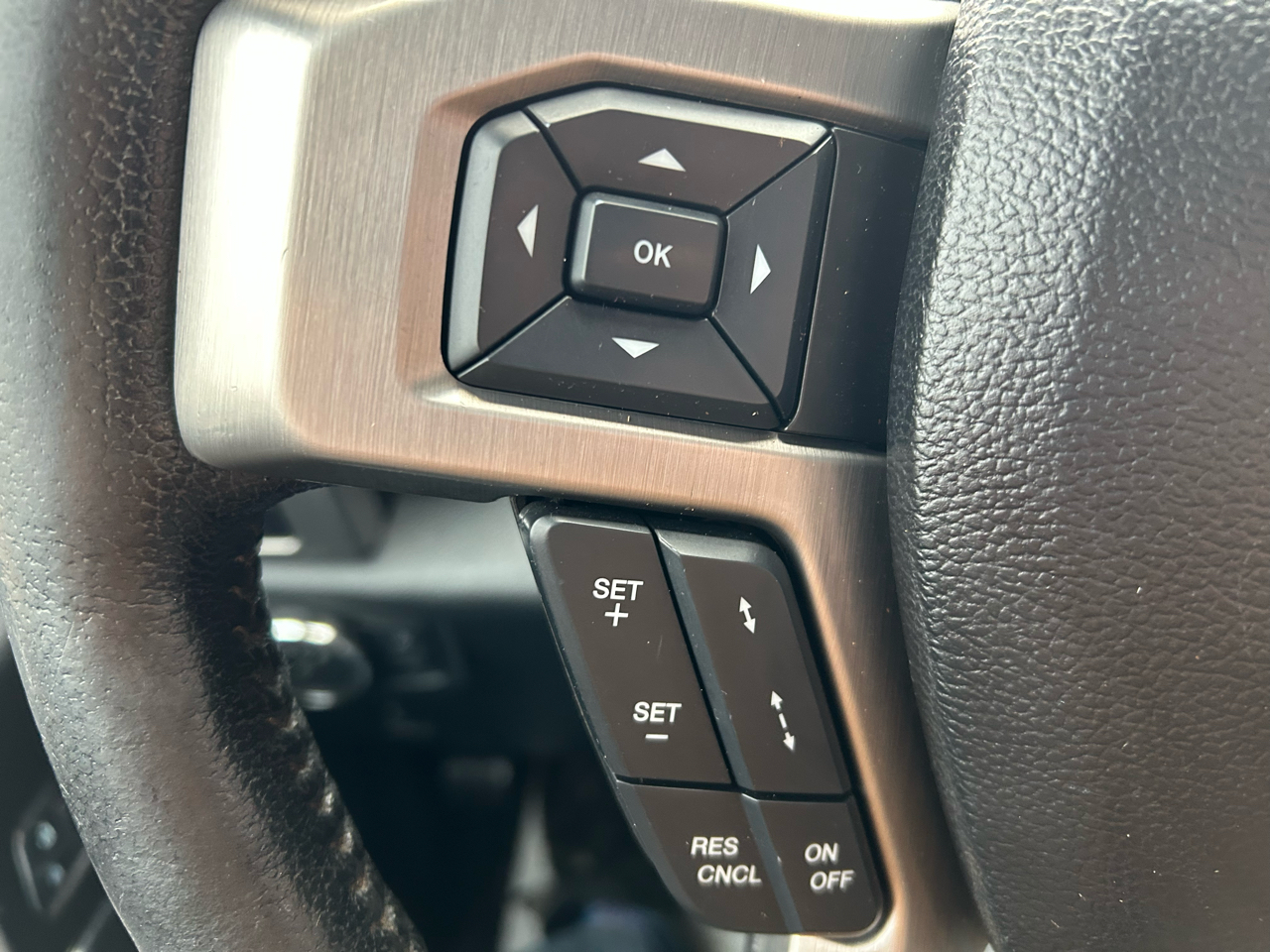 Ford F-150 XL SuperCrew 5.5-ft. Bed 4WD 2015