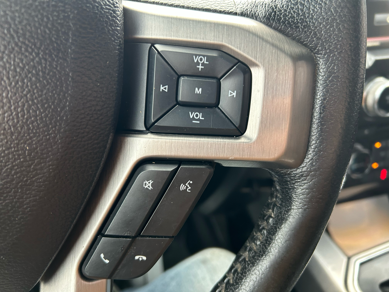 Ford F-150 XL SuperCrew 5.5-ft. Bed 4WD 2015