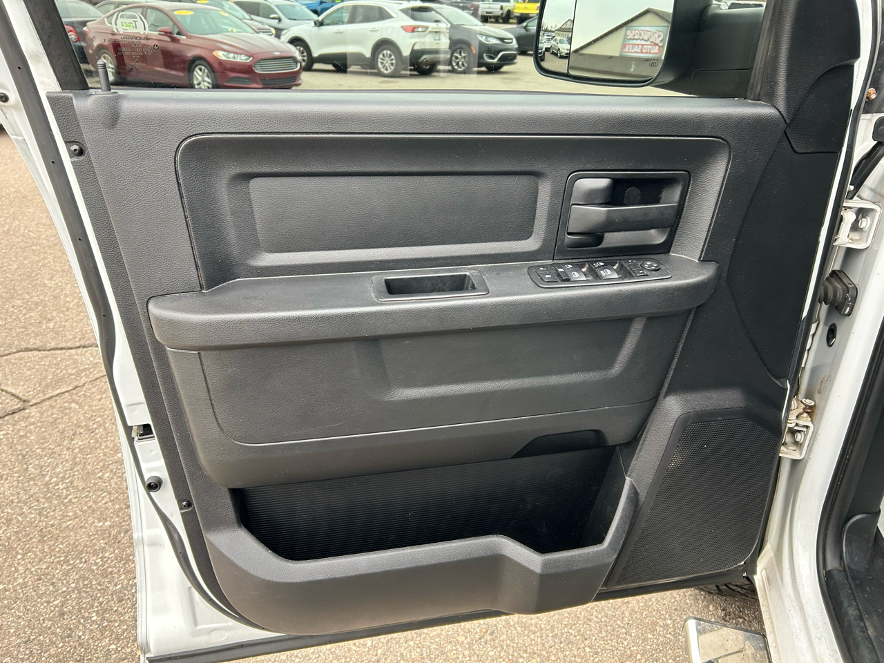 RAM 1500 Tradesman Crew Cab SWB 4WD 2014