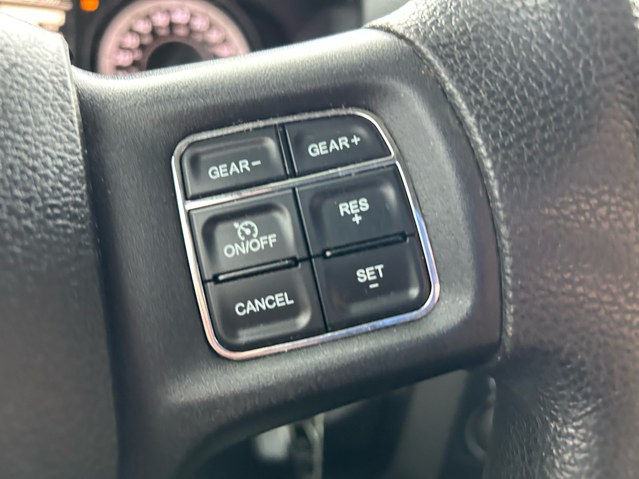 RAM 1500 Tradesman Crew Cab SWB 4WD 2014