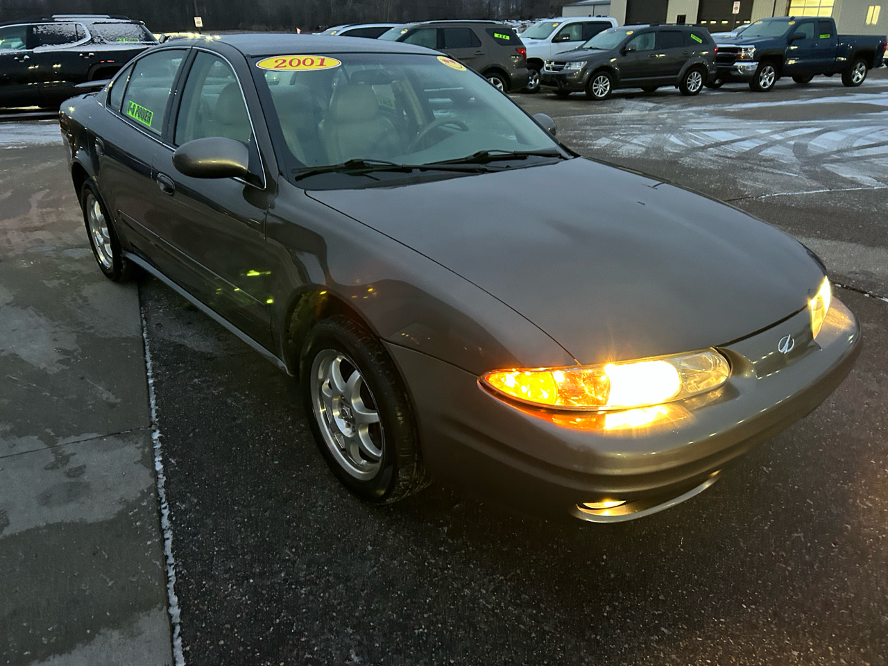 Oldsmobile Alero GLS Sedan 2001