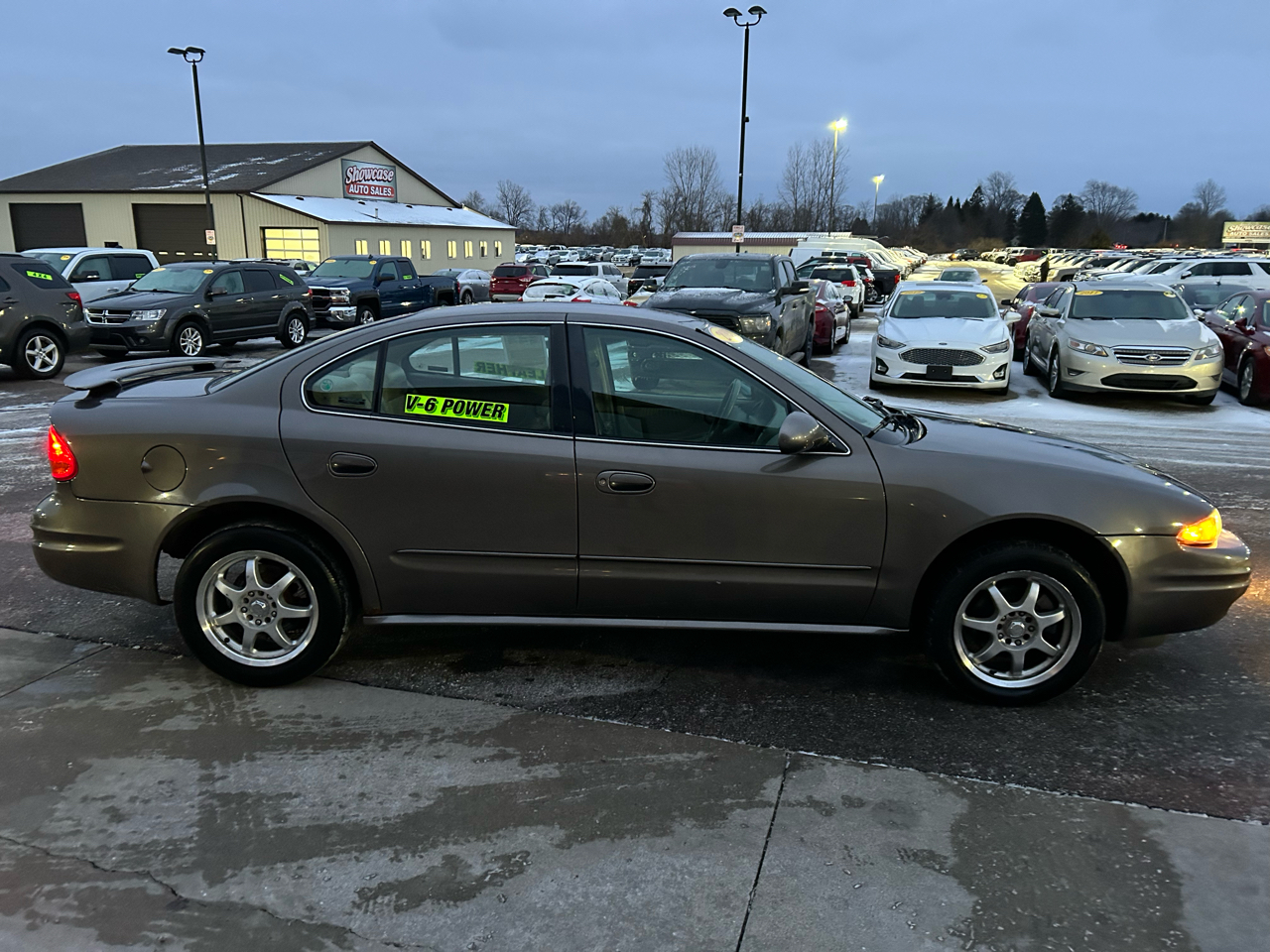 Oldsmobile Alero GLS Sedan 2001