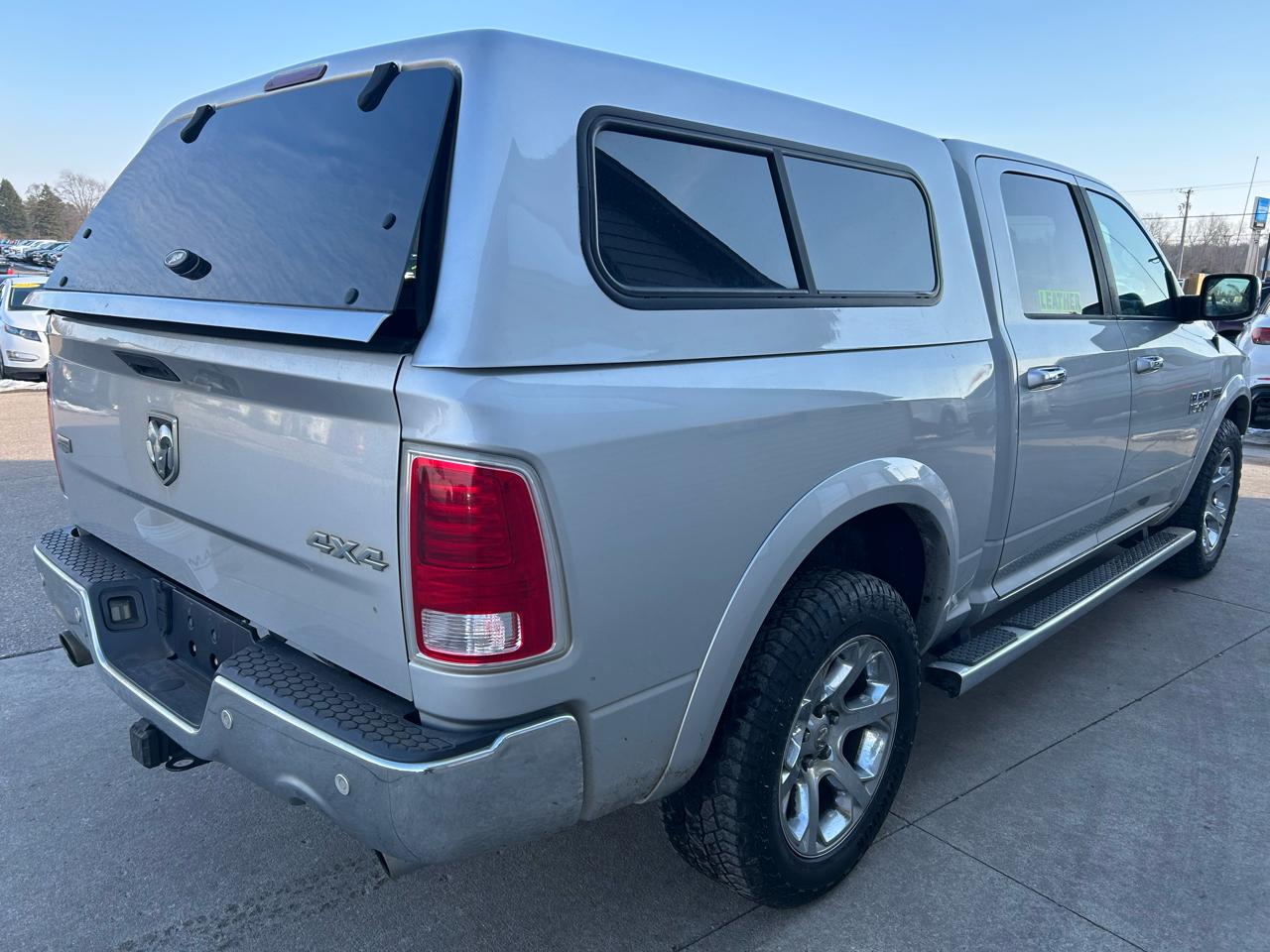 RAM 1500 Laramie Crew Cab SWB 4WD 2016