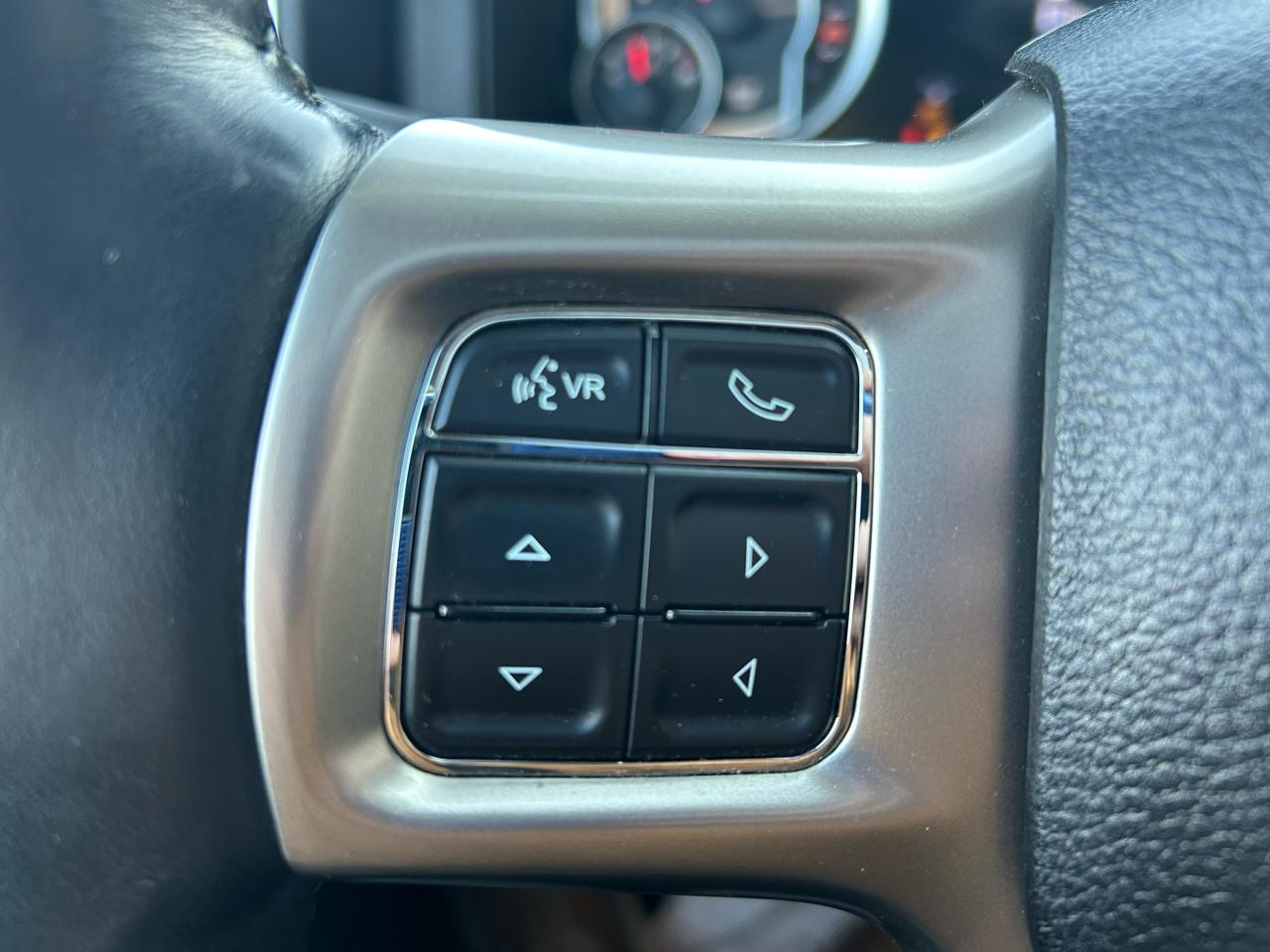 RAM 1500 Laramie Crew Cab SWB 4WD 2016